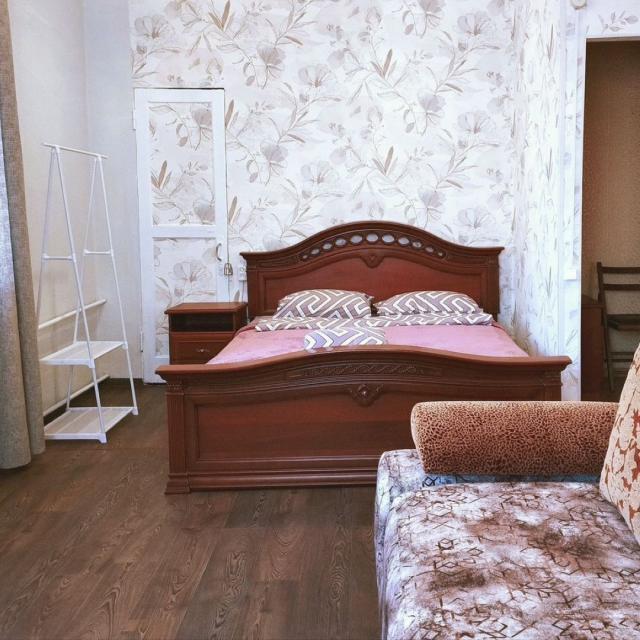 Apartments on Kosmonavtov Street, 8
