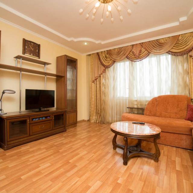 Two-room apartment on 83A Lenin Avenue