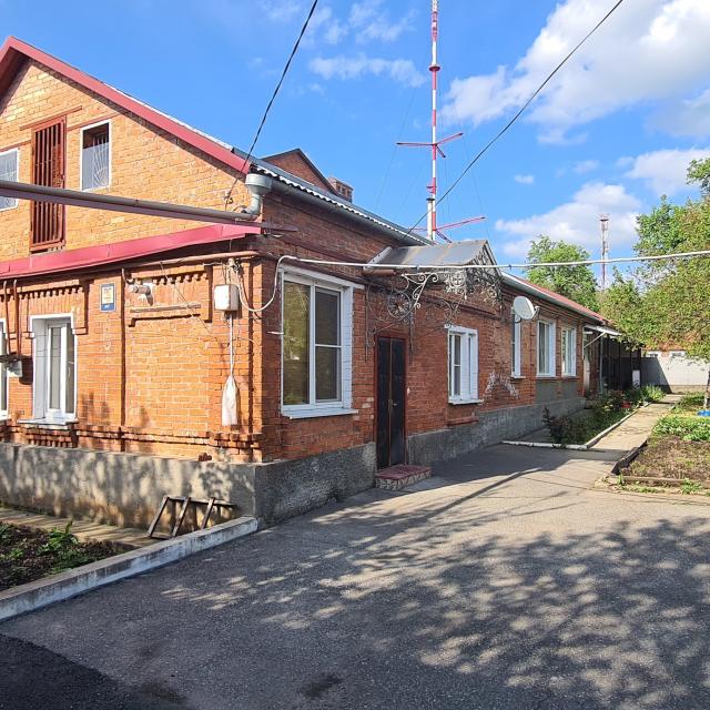 Apartments on 97 Chermena Bayeva Street