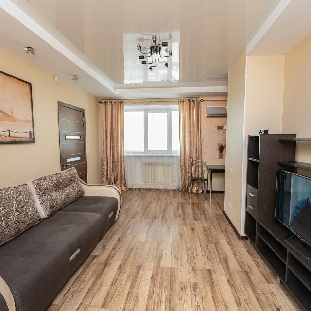 Sunrise flat on Posetskaya Street
