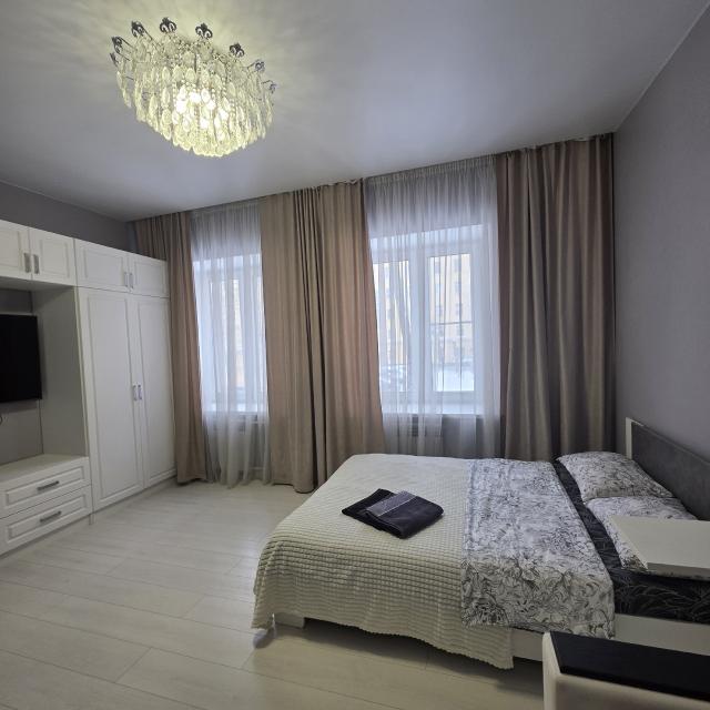 Designer renovated apartment on Pionerskaya street 15