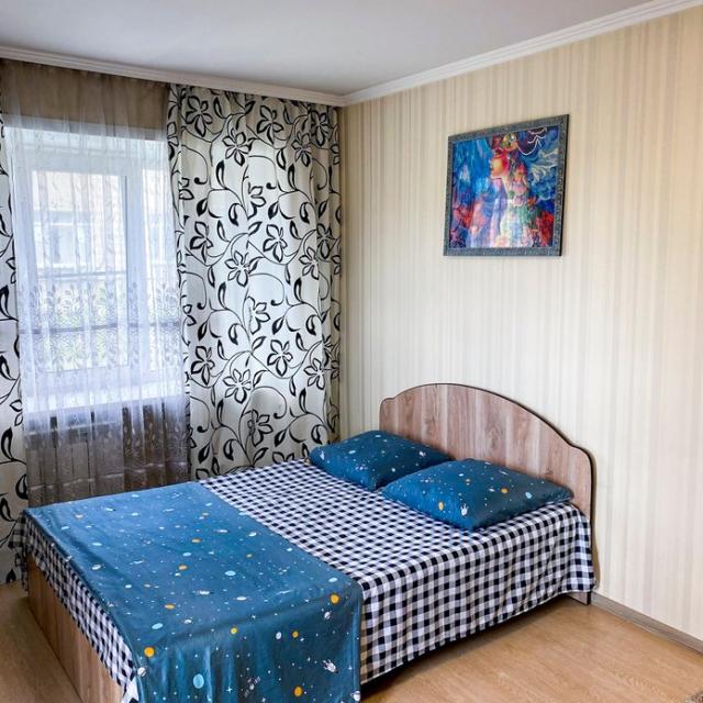 Apartments on Romanova street 23