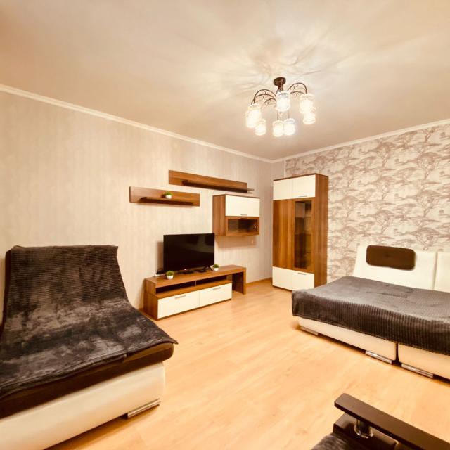 Level Apartments on Pobedy Street 4