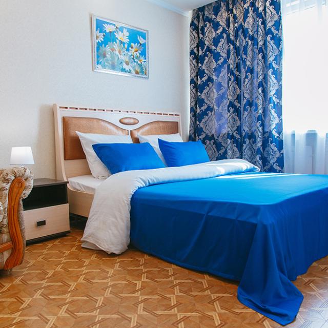 Five Stars on Leningradsky 8