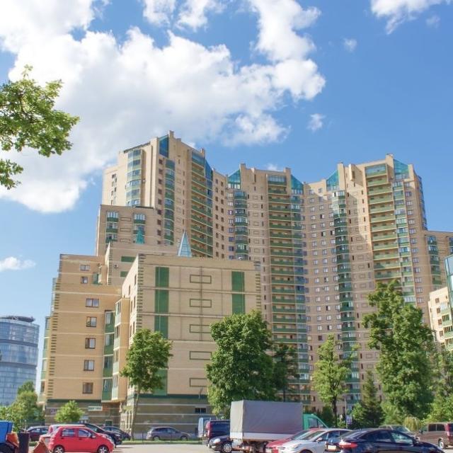 Паруса на шоссе Фермерское 32