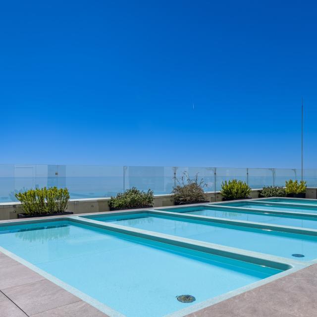 24 hours a day at the Metropol residential complex