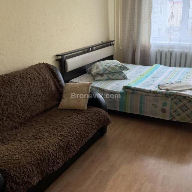 Sempl on Neftyanikov Street 48/2