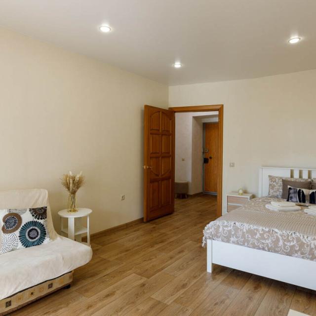 Apartment on the Democratic 2B