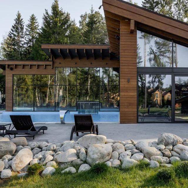 Les Art Resort