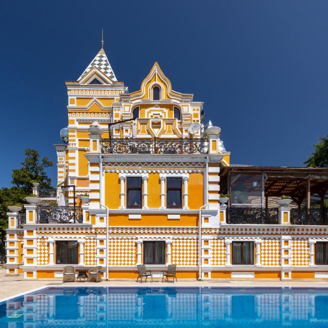 Khludov Manor