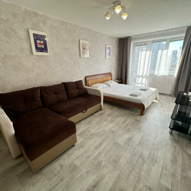 10 Nikolay Ermakov Ave. / studio room of 40 sq.m. / up to 5 people