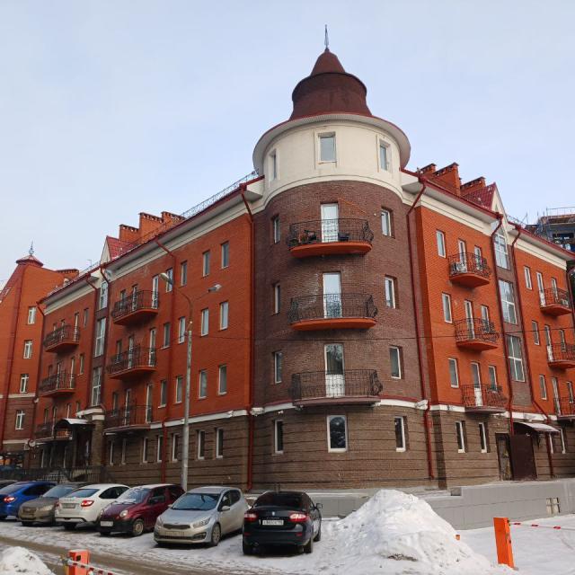 ROOMY APARTMENTS on Ovrazhnaya Street