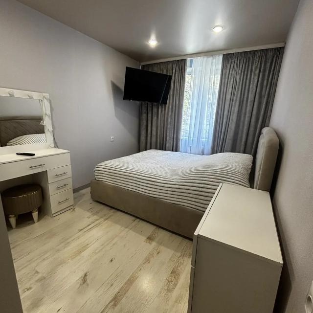 3-room apartment: 1st floor, air conditioning, balcony for smoking, TV in each room