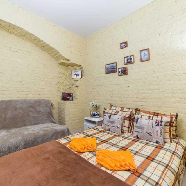 В центре на переулке Декабристов 8