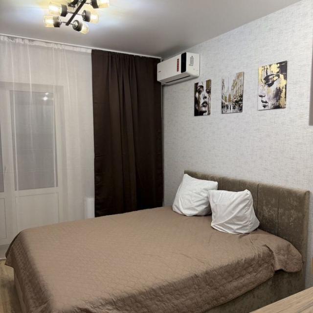 Apartments on Prospekt Truda, 93k4
