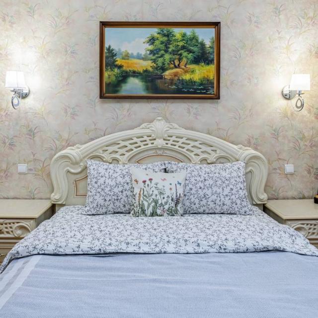 Three-room apartment near the Kremlin