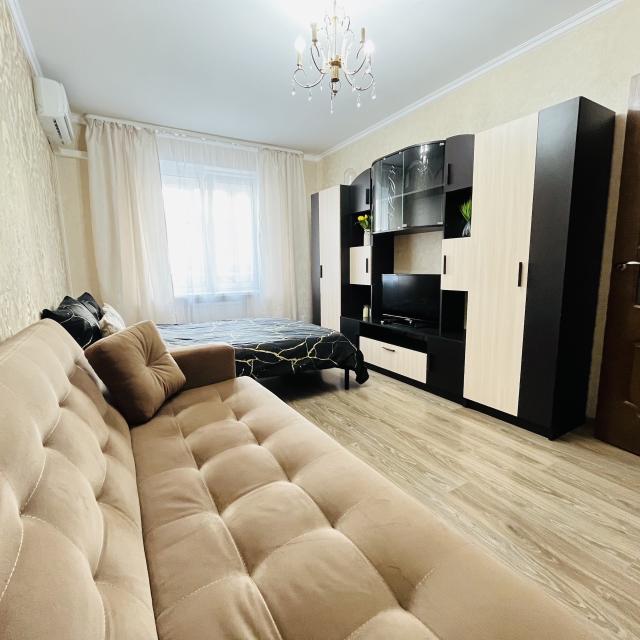 Apartments on Zatinnaya street 28 