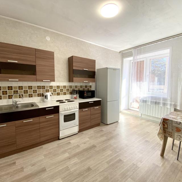 3-room apartment on Tokmakova St. 49
