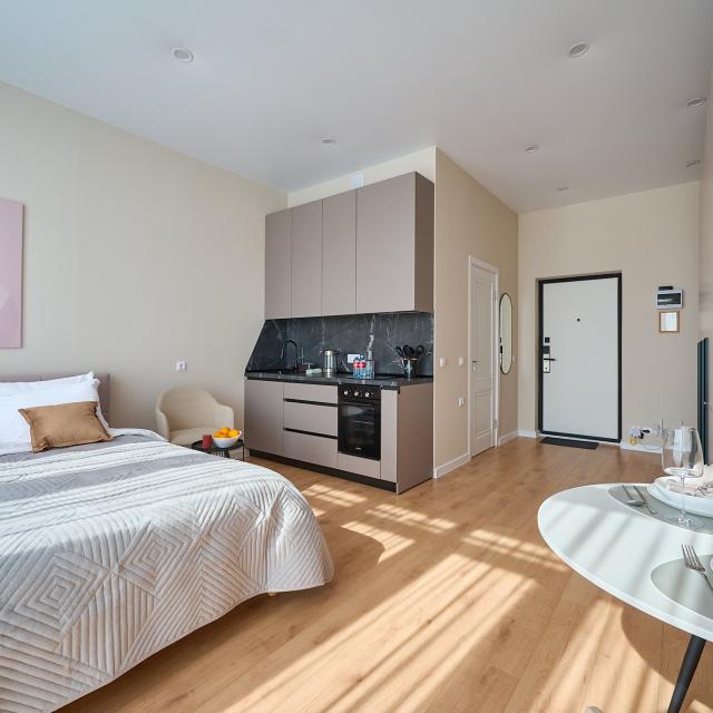 Vanilla is a bright and cozy studio in the Airplane residential complex (Krasnodar). 