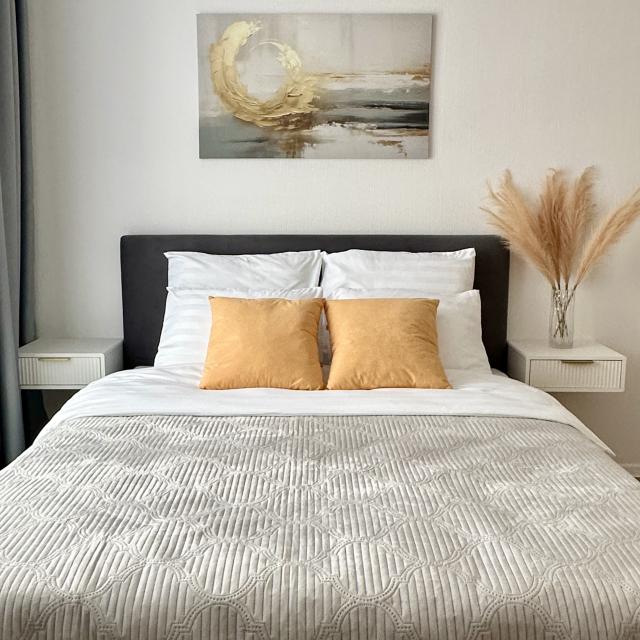 Home Like on Chestnut Street 9
