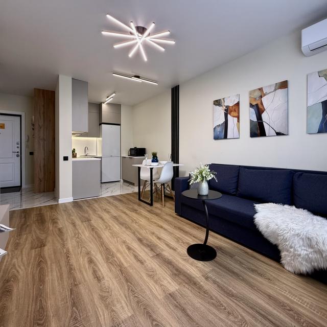 1-room apartment from the company Home Hotel on Avtomobilistov, 13