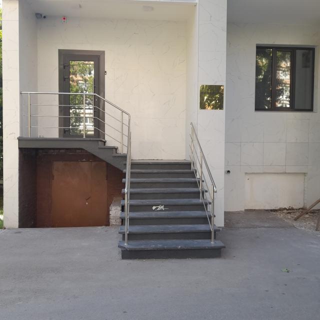 Yanvar inn