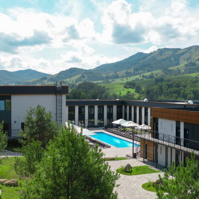 Среди Гор от Altai Palace (Алтай Палас)