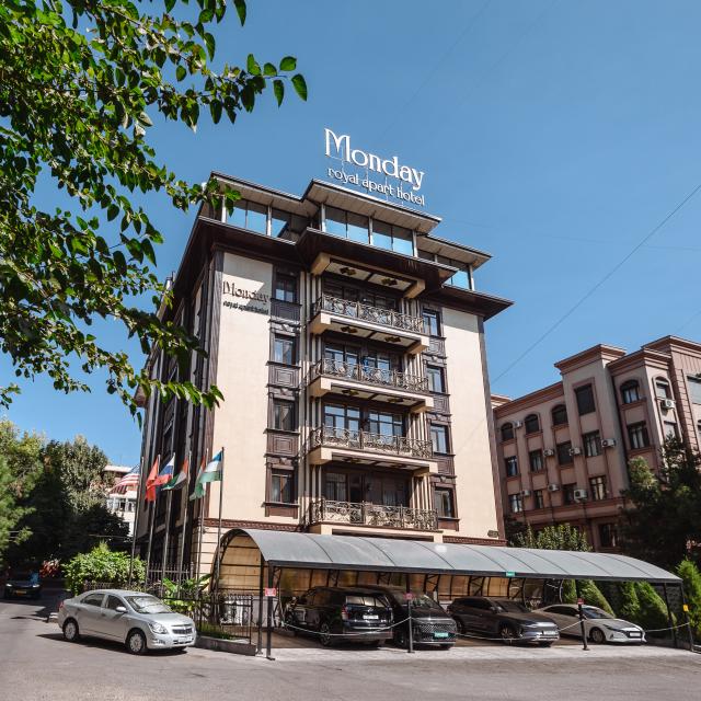 Monday Royal Apart Hotel (Мандэй Роял Апарт) (Ex. Royal Residence (Роял Резиденс))