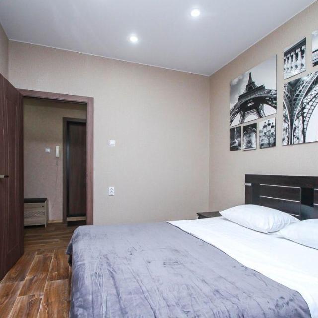 Harter Rooms on Engels Street 7