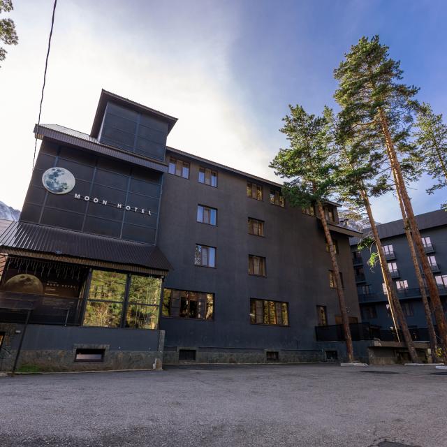 Moon Resort Hotel