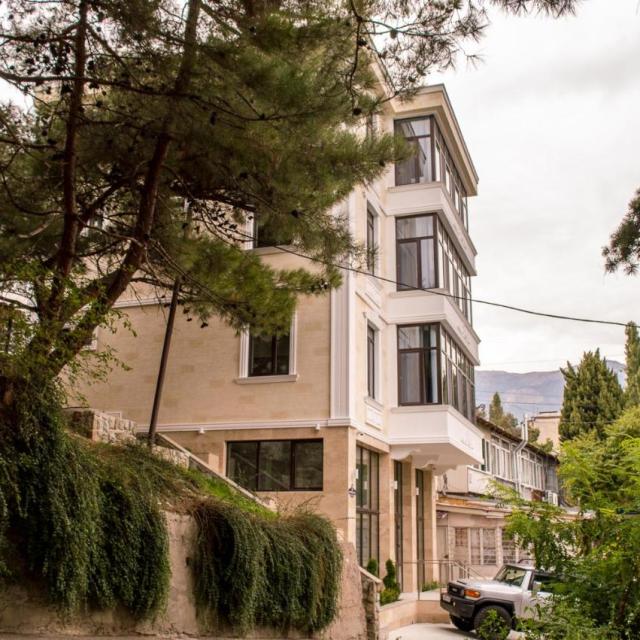 Apart-hotel "Jonquiere"