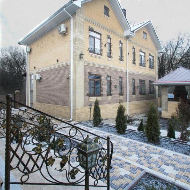 Сударь