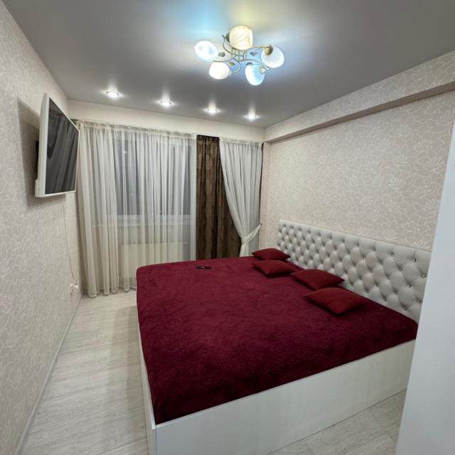 Cozy place on Neftyanikov Avenue