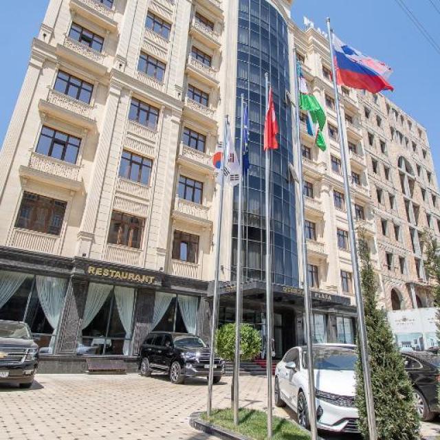 Qushbegi Plaza Hotel 