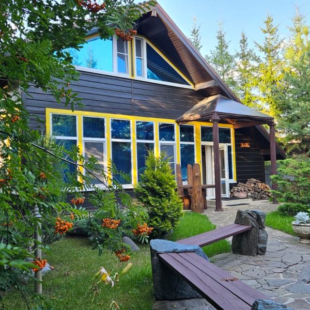 Cozy house of VEZHA (Zalesskaya cottage)