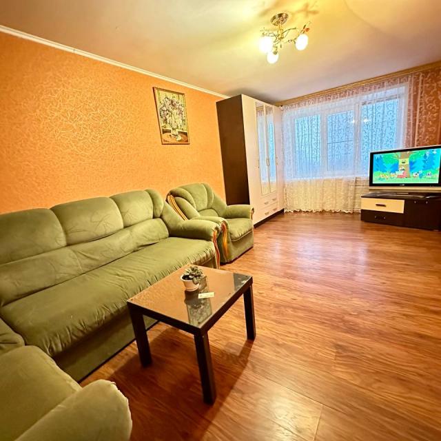 Apartment with a view of the park on Odesskaya street 2