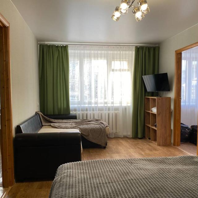 Apartments on Serov Avenue