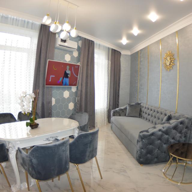Day and night, a cozy apartment in the center