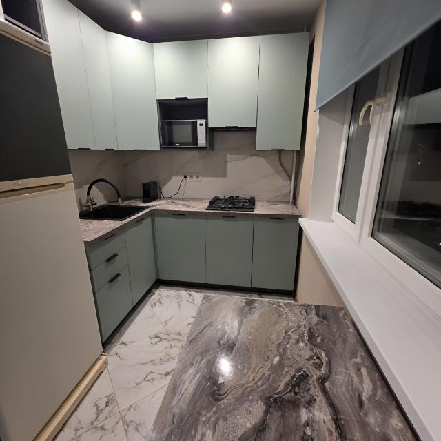 Good Room Guru on Freedom Street 81c5
