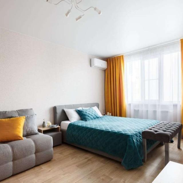 Apartment on Kashtanova street 7