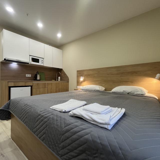 Modern studio of increased comfort with good location (ZM 1024)