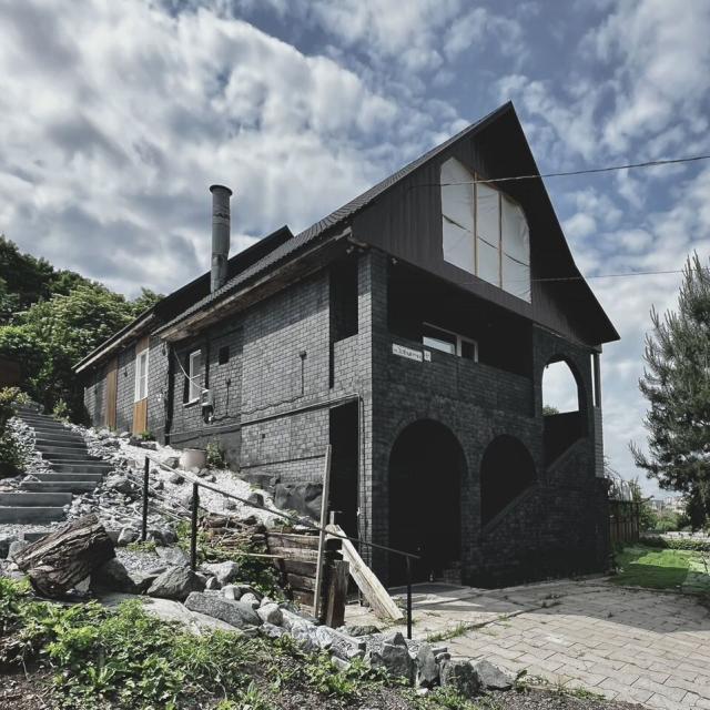 Spacious house in the very center of the city
