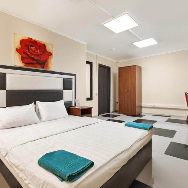 Crocuss Hotel