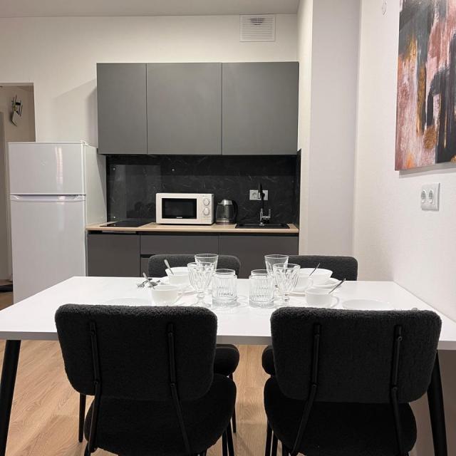 Apartment on Alexandra Monakhova street 85 building 3