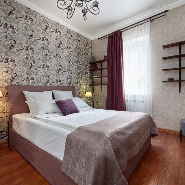 Apartments on Karl Marx Avenue, 6