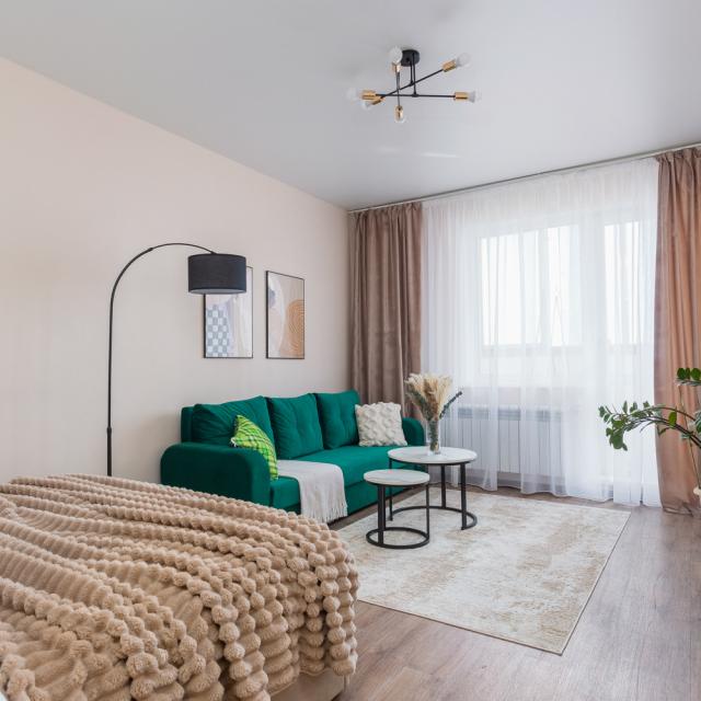 1-apartment in a new building with a roof on the loggia and air conditioning, next to the railway station, 3 beds