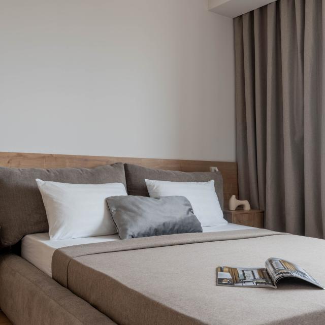 At 33 Lakina Street 10 (355)