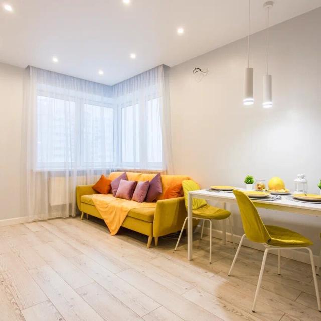 Moment House on Narodnogo Opolchenia Street