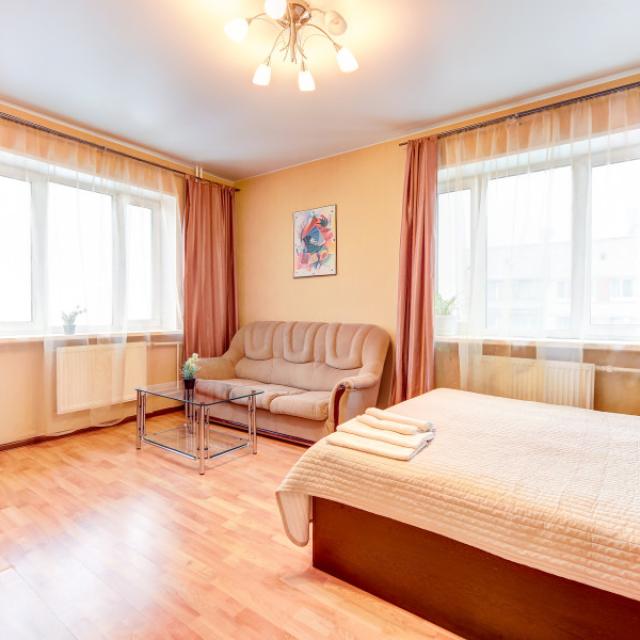 Guests Love on Lensoveta street 43