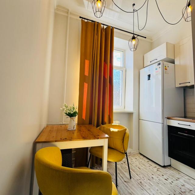 Apartments on Bolshaya Troitskaya 28